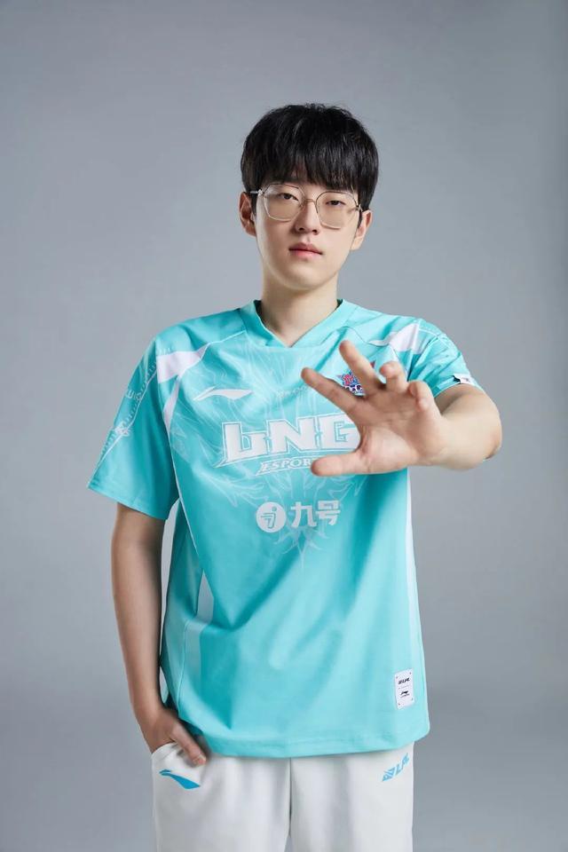 开云-Scout新星高光表现表现惊艳，RNG未来可期！的简单介绍